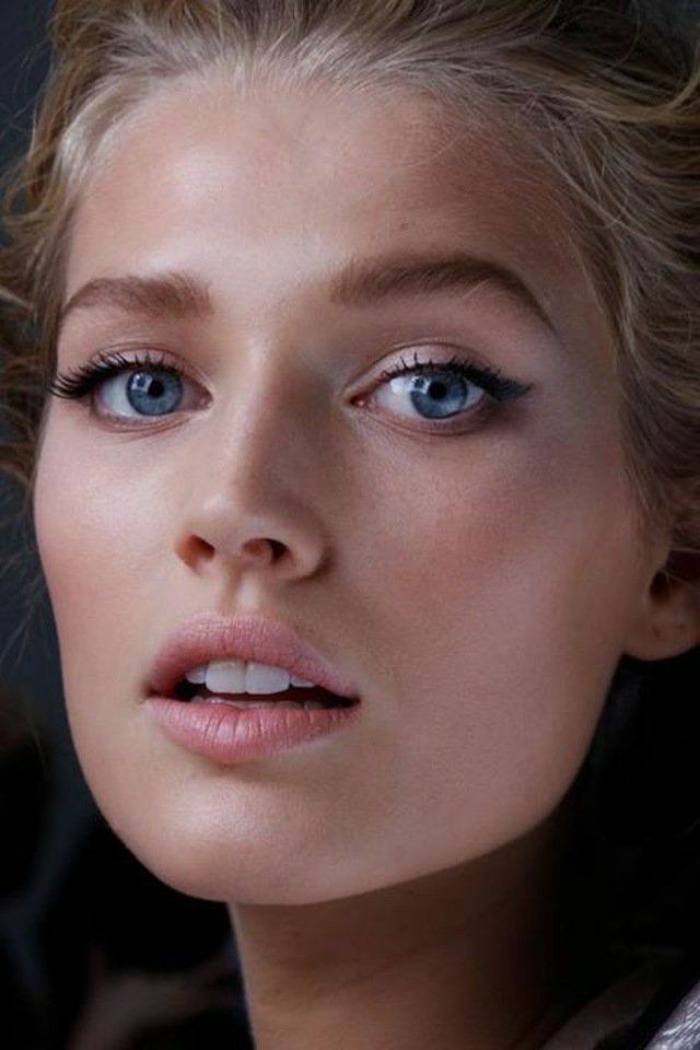 Maquillage blonde yeux bleus