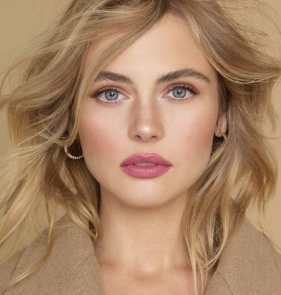 Maquillage blonde yeux bleus