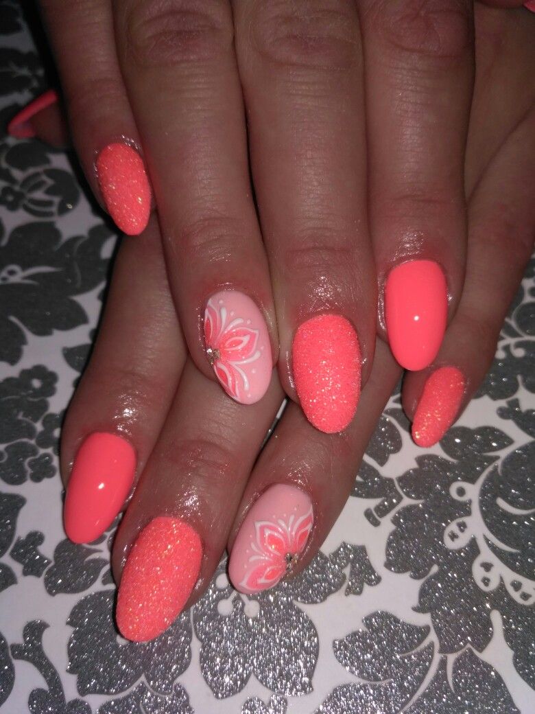 Idées déco ongles gel corail