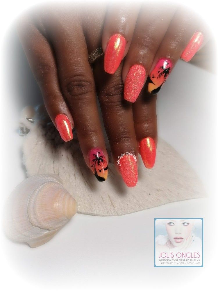 Décoration ongles gel corail