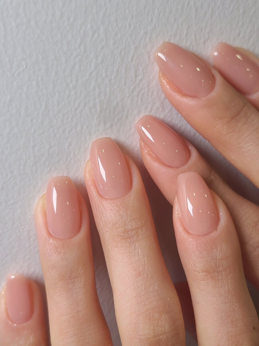 Vernis gel rose poudré élégance