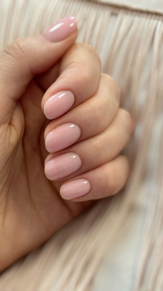 Vernis gel rose poudré entretien