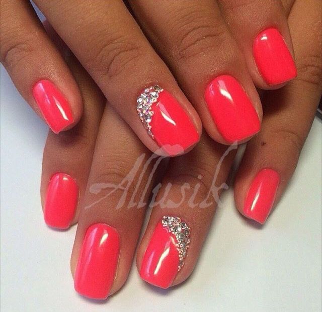 Décoration ongles gel corail