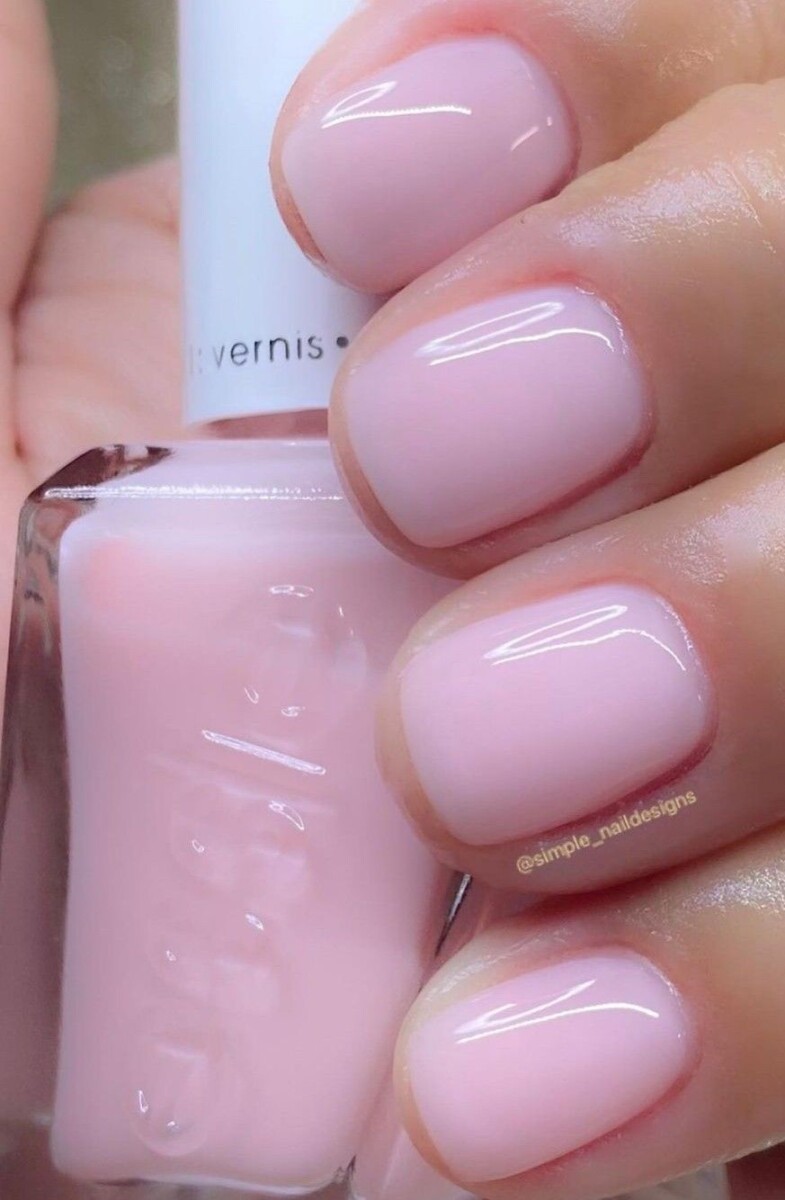 Vernis gel rose poudré entretien