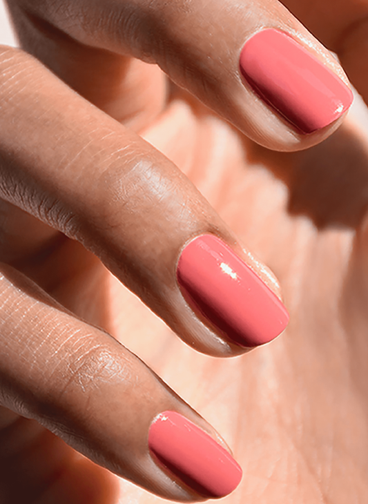 Vernis gel rose poudré entretien