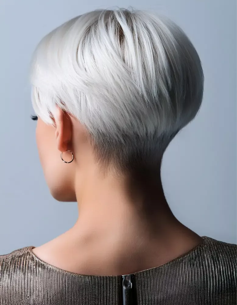 Coupe courte femme moderne