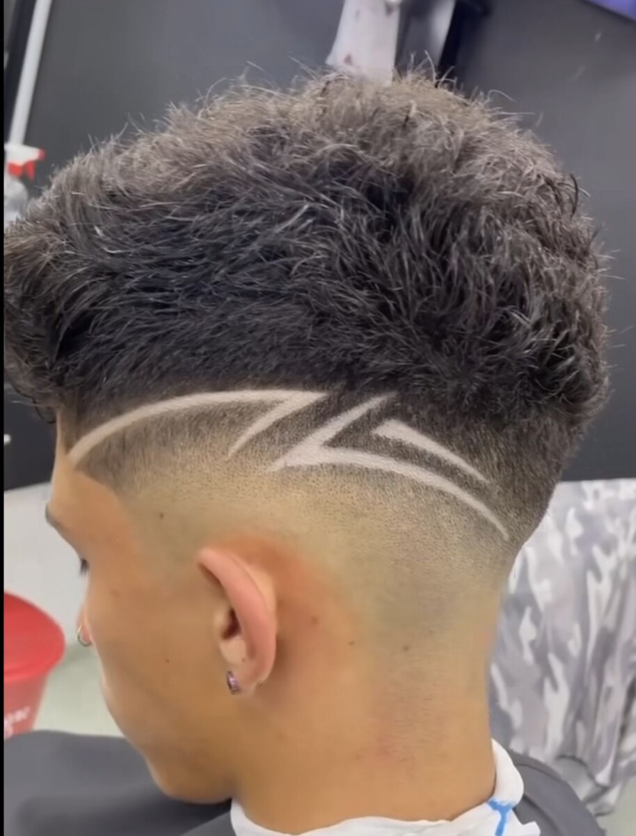 Trait cheveux homme dessin