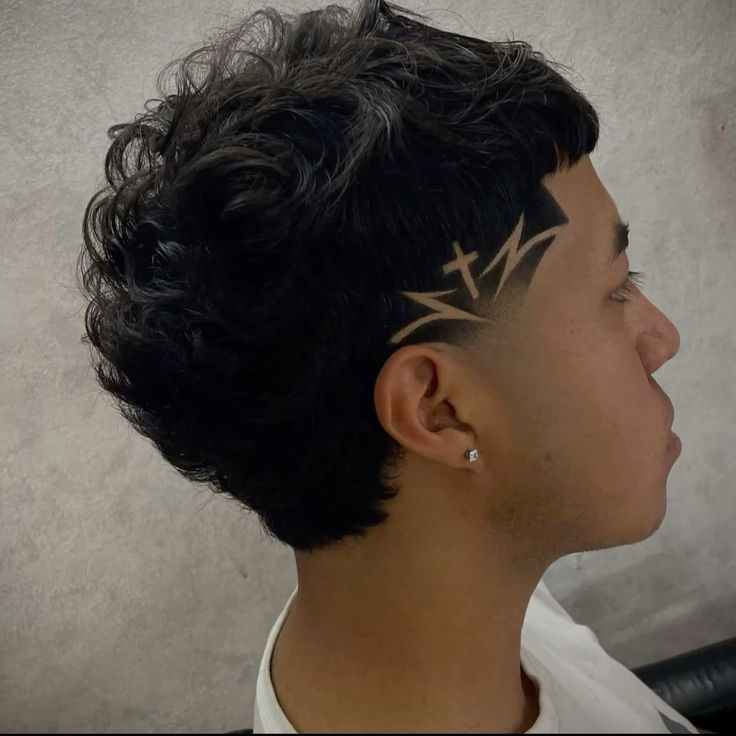 Trait cheveux homme design