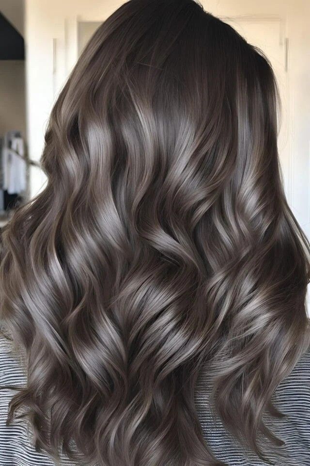 Teinte brun cendré cheveux