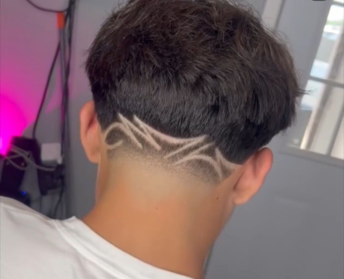 Motif trait cheveux homme