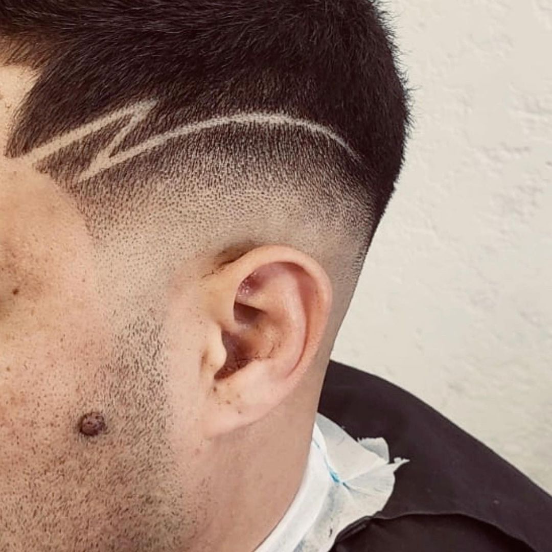 Trait cheveux homme design