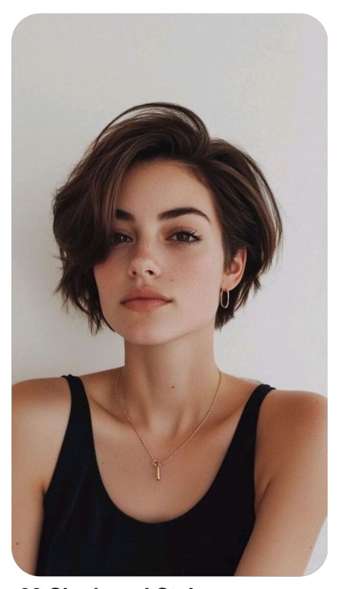 Coupe courte femme moderne